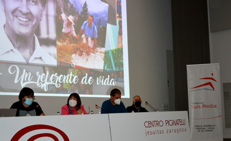Realizadores del documental en el acto de presentación en Zaragoza